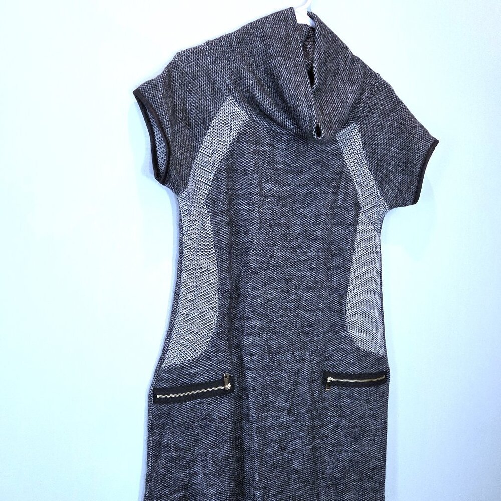 Quiz Black & White Sweater Dress with Zipper Accents Size EU 44